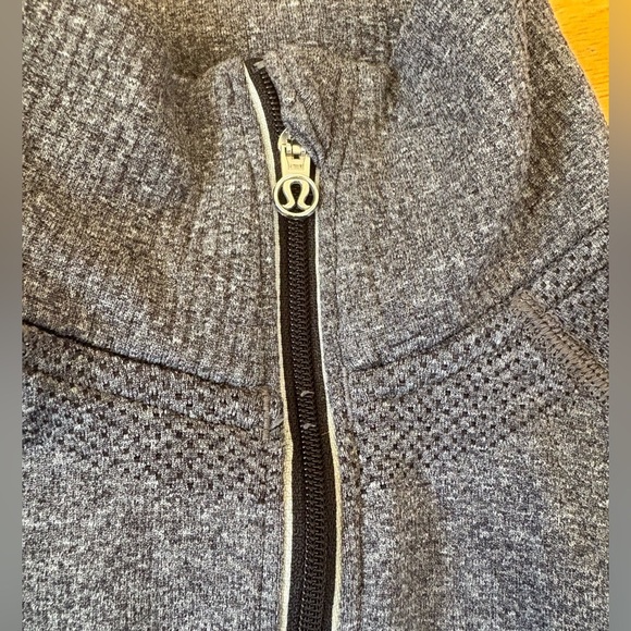 Lululemon 1/4 zip - Picture 2 of 6